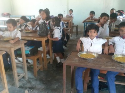 FREE FOOD  FOR  POOR CHILDREN